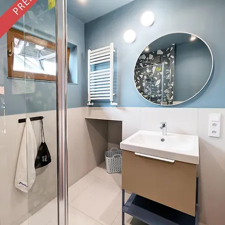 Nautilus-rowy Apartment